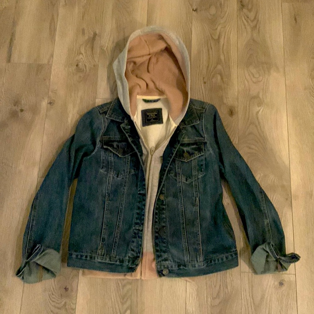Abercrombie Jean Jacket size medium